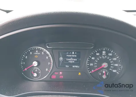 2017 Kia Sorento 2.4L Lx z USA, uszkodzony, nr VIN 5XYPG4A32HG246967